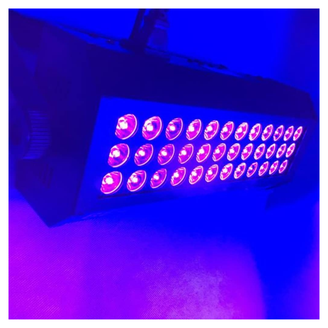panneau-lumiere-noire-led
